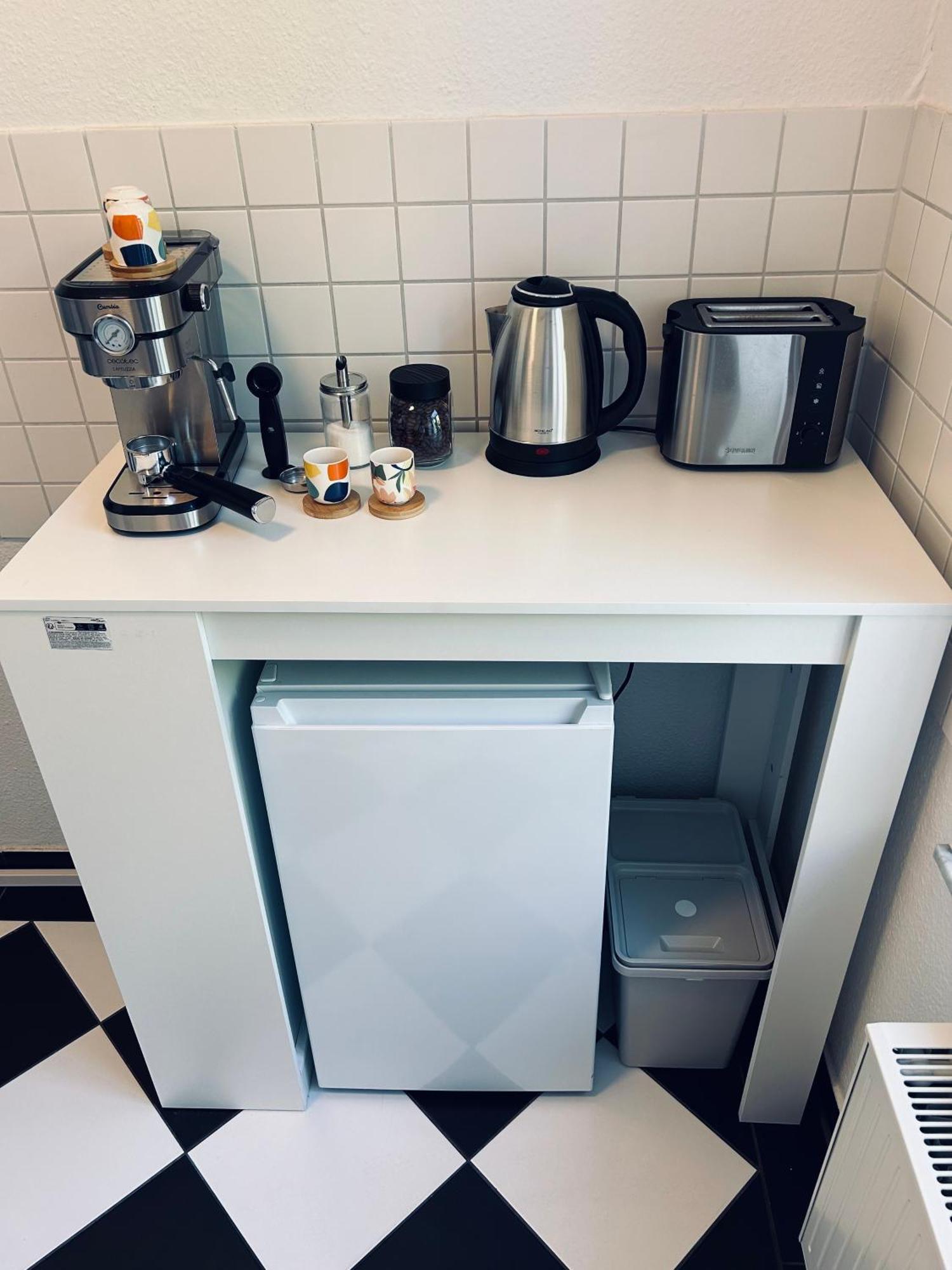 Kueche-siebtraegermaschine-netflix-wifi-lage * Lipsk